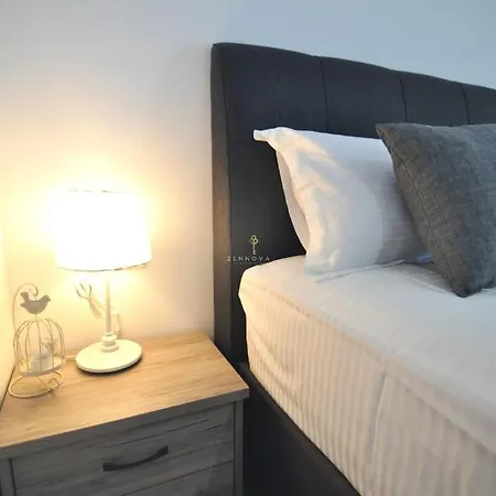 Zennova Sirene Luxury * Jerakiní