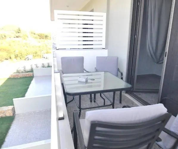 Zennova Sirene Luxury Apartment